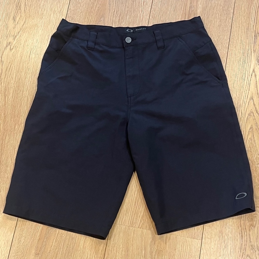 Black Men's Oakley Shorts, Size 34W